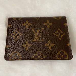 SOLD ✅ Authentic Louis Vuitton Card Case